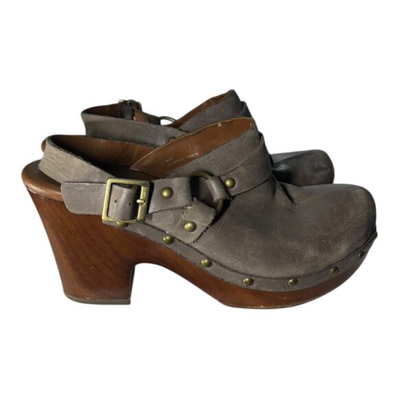 Kork Shoes - Korks Deba Clog Kork-Ease Silver Leather Slingbavk Buckle Clog Mule size 39/8